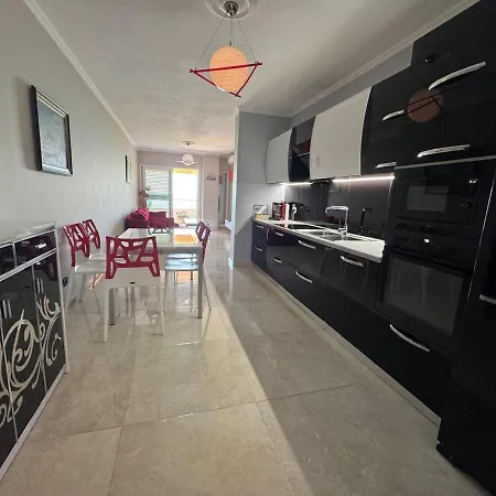 By The Sea Apartment Golem (Tirana)
